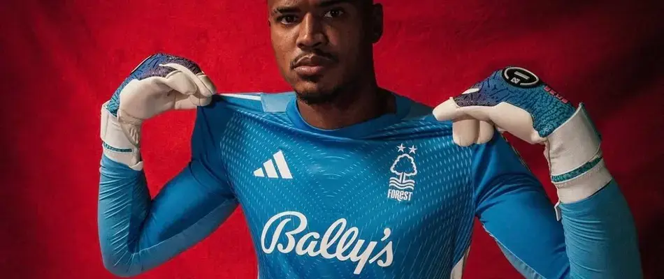 John é convocado por Carlo Ancelotti para o lugar de Hugo Souza na seleção brasileira