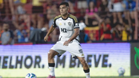 Fausto Vera, volante do Atlético (foto: Pedro Souza/Atlético)