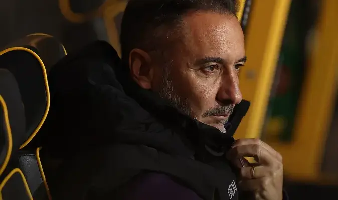 Lanterna Wolverhampton demite técnico ex-Flamengo e Corinthians