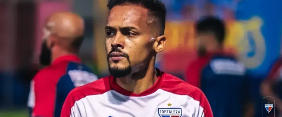 Lateral do Fortaleza passa por cirurgia e só volta a atuar em 2026