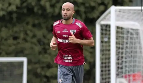 Lucas vê jogo com o Flamengo como final e convoca a torcida do São Paulo para a Vila Belmiro