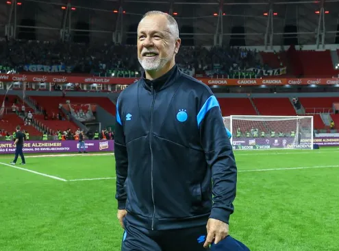 Mano Menezes reprova falas de Leão e Oswaldo sobre técnicos estrangeiros