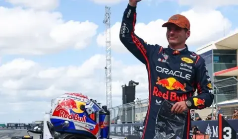 Max Verstappen se diz vascaíno e analisa liderança de Flamengo e Palmeiras