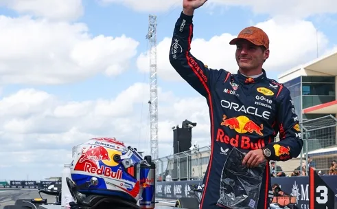 Max Verstappen se diz vascaíno e analisa liderança de Flamengo e Palmeiras