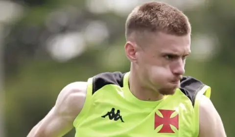 Meia voltará ao Vasco após passagem apagada pela MLS