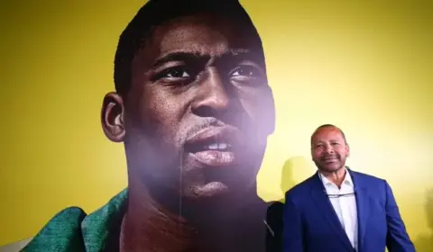 Neymar Pai anuncia compra da marca Pelé e Santos vai explorar imagem comercialmente