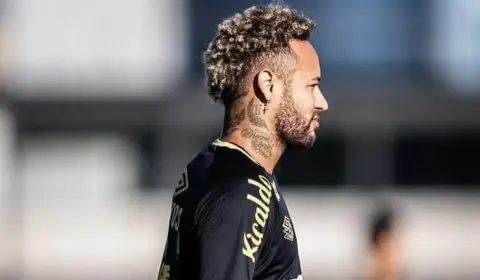 Neymar é relacionado pelo Santos para decisão contra o Sport