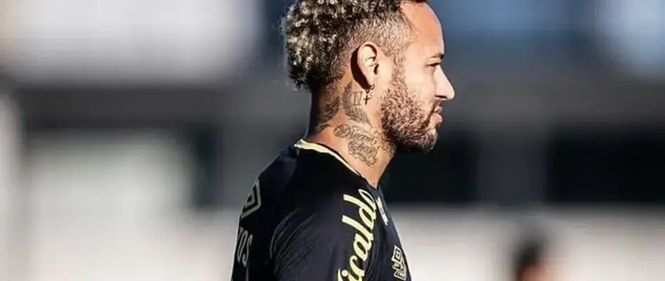 Neymar é relacionado pelo Santos para decisão contra o Sport