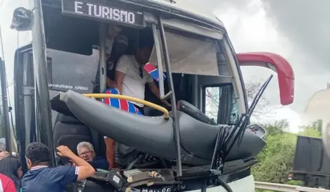 Ônibus com torcedores do Fortaleza sofre acidente no retorno de São Paulo