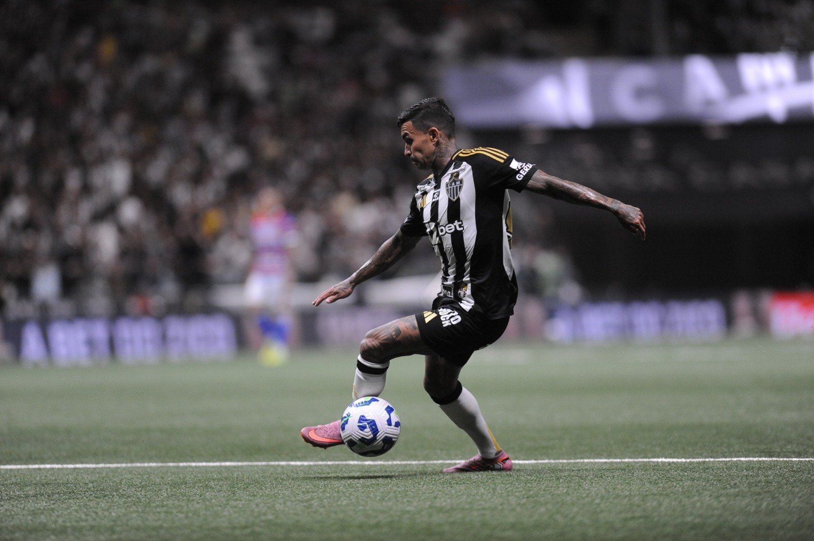 Dudu em ação no jogo entre Atlético e Fortaleza (foto: Alexandre Guzanshe/EM/D.A. Press)