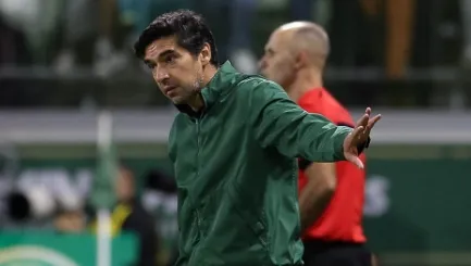 Palmeiras brilha com Vitor Roque e Abel destaca evolução do camisa 9