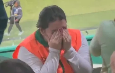 Palmeiras em festa: funcionária não contém a emoção ao presenciar virada histórica