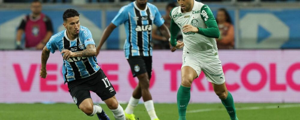 Palmeiras leva virada do Grêmio e se distancia do título brasileiro