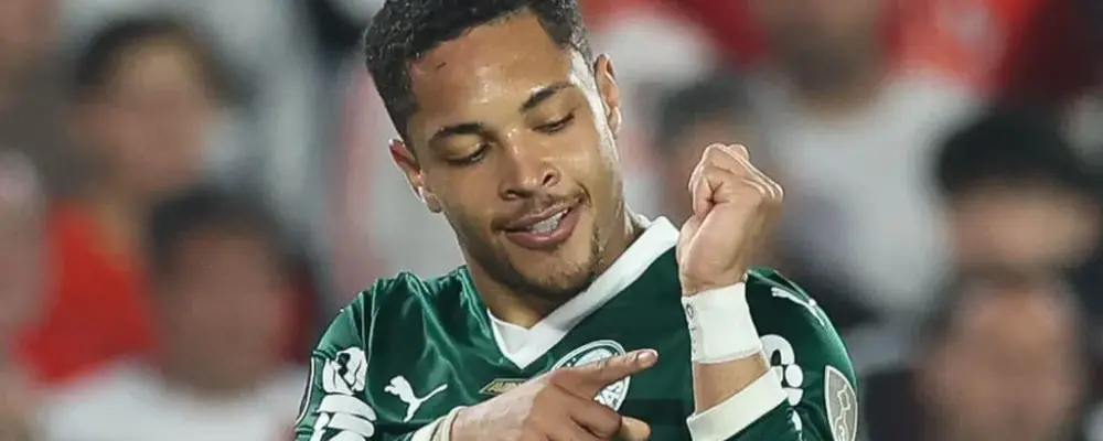 Palmeiras monta esquema especial para ter Vitor Roque contra o Vitória