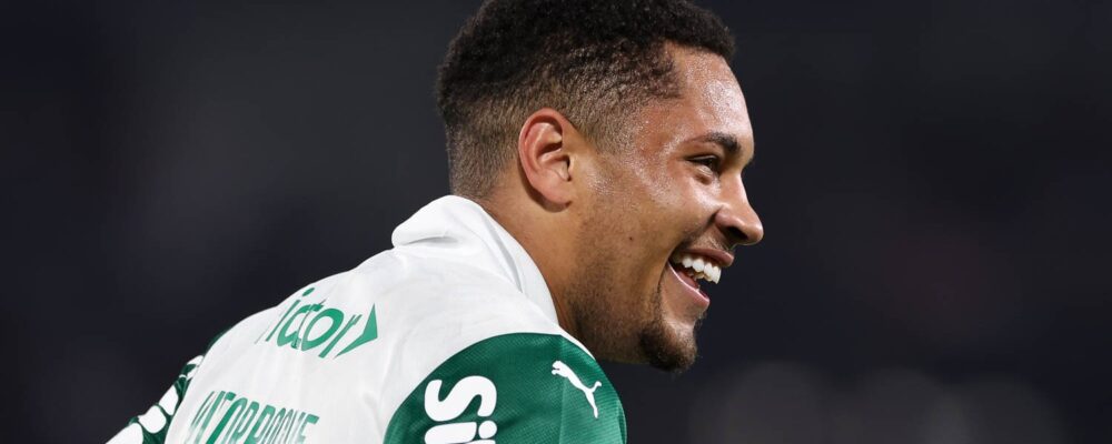 Palmeiras pede acordo ao STJD para evitar suspensão de Vitor Roque