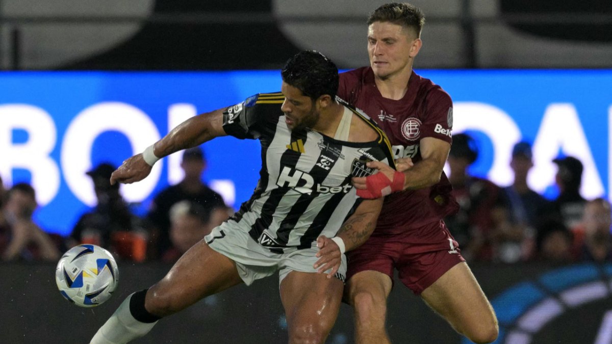 Jogo entre Lanús e Atlético pela final da Copa Sul-Americana de 2025 (foto: JUAN MABROMATA / AFP)