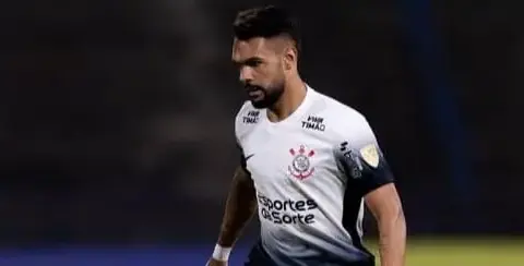 Raniele sofre nova lesão e desfalca o Corinthians contra o Ceará