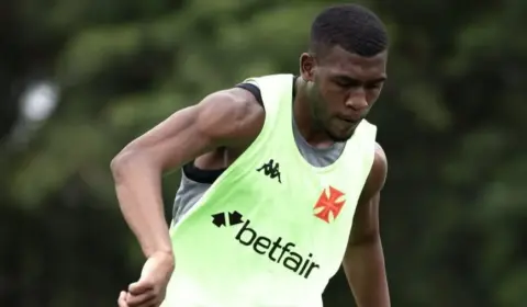 Rayan reforça o Vasco contra o São Paulo após não encarar o Bragantino