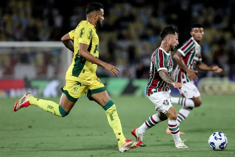 Reinaldo critica arbitragem após derrota do Mirassol para o Fluminense (Foto: Lucas Merçon/FFC)