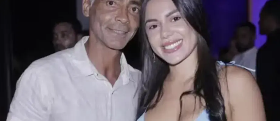 Romário põe fim a relacionamento de um ano e surge com nova companhia em evento no Rio