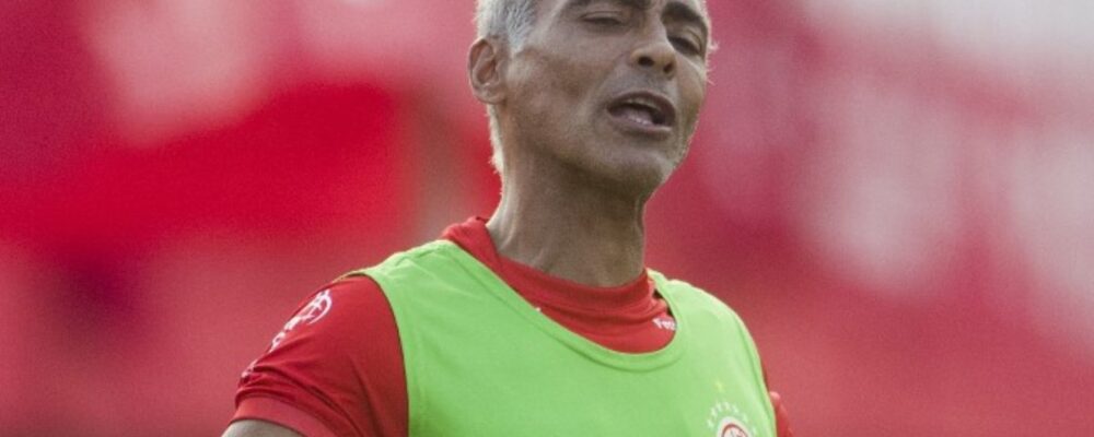 Romário revela torcida na final da Libertadores e justifica: ‘O futebol merece’