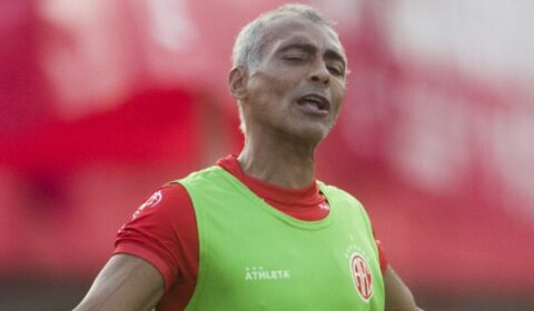 Romário revela torcida na final da Libertadores e justifica: ‘O futebol merece’