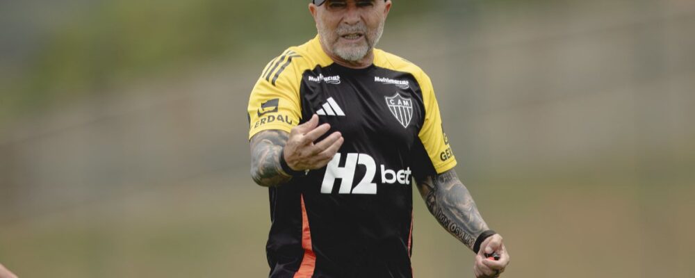 Sampaoli define escalação do Atlético com novidades para duelo com Fortaleza