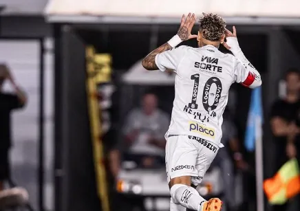 Neymar volta a marcar pelo Santos