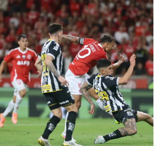 Alan Patrick marcou para o Inter no empate contra o Santos (foto: Ricardo Duarte/Internacional)