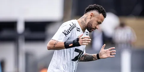 Santos enfrenta o Palmeiras desfalcado e busca reação em meio a crise