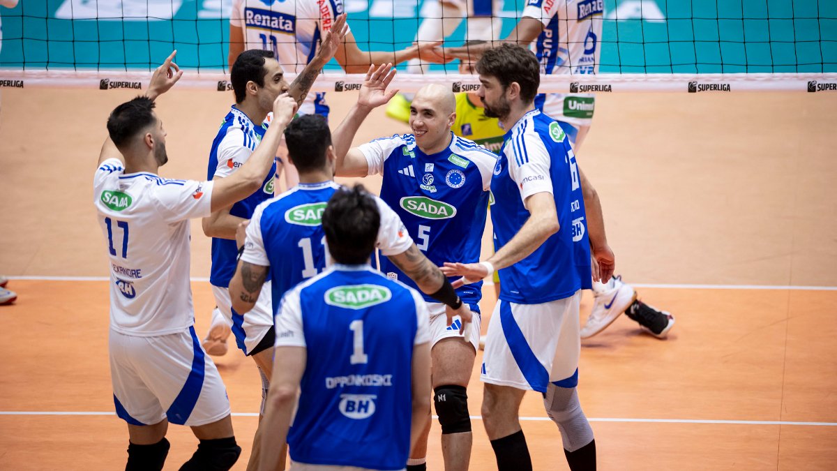 Cruzeiro comemora ponto contra o Campinas na Superliga Masculina de Vôlei (foto: Agência i7/Cruzeiro)