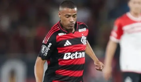 Situação de De la Cruz volta a ser motivo de debate no Flamengo