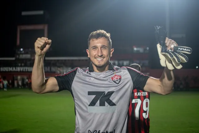 Sport cobra Vitória por uso de Thiago Couto em jogo na Ilha (Foto: Victor Ferreira/ECV)