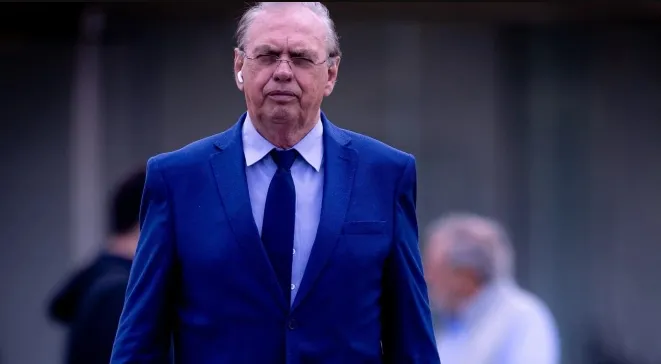 Stábile rebate críticas e “cutuca” Leila Pereira: ‘Deixem o Corinthians em paz’