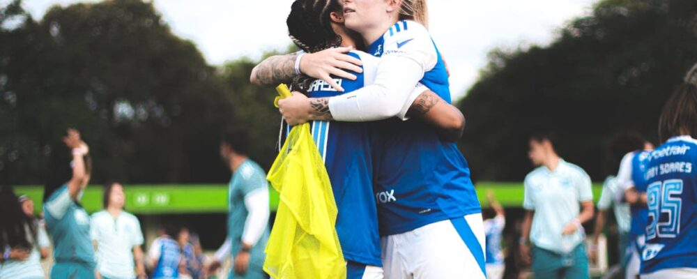 Técnico do Cruzeiro reage à iminente saída de Isa Haas: ‘Insubstituível’