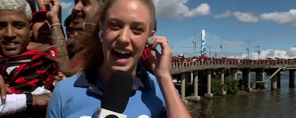 Torcedor do Flamengo puxa cabelo de repórter da Globo ao vivo