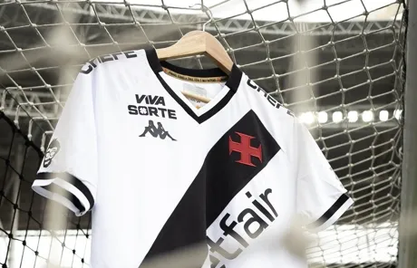 Vasco prepara elenco para 2026 e busca volante como prioridade no mercado