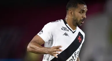 Vasco sofre desfalques na lateral por Data Fifa e busca alternativas