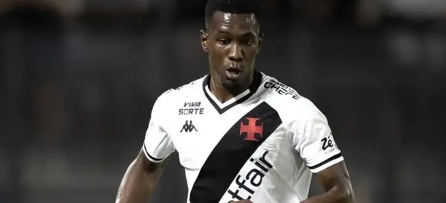 Vasco tem interesse em contratar zagueiro do Galatasaray em definitivo