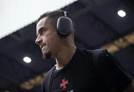 Vasco vê evolução de Coutinho, mas cobrança por gols continua