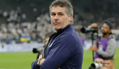 Vice do Corinthians rebate suspeita de desvios de camisa da Nike: ‘Se comprovar, renuncio’