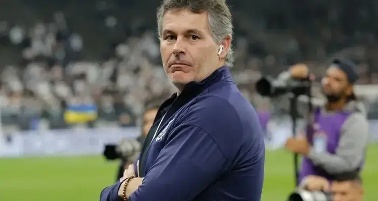Vice do Corinthians rebate suspeita de desvios de camisa da Nike: ‘Se comprovar, renuncio’