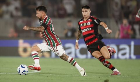 Vídeo: meia do Fluminense encobre goleiro e marca golaço contra o Flamengo
