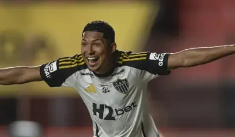 Virada do Atlético-MG mostra preparação para grandes decisões, diz Rony