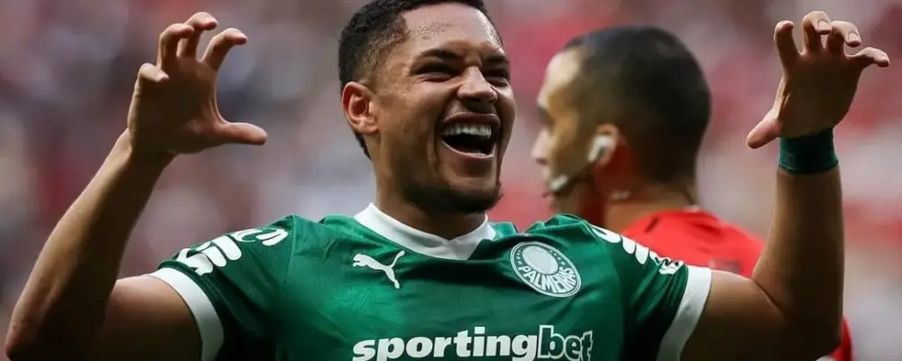 Vitor Roque jogava videogame na hora da convocação e admite surpresa