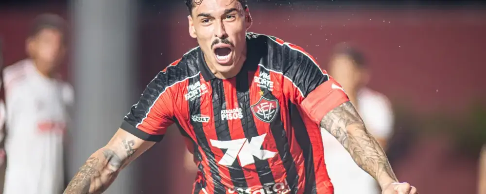 Vitória 1 x 0 Internacional – Leão deixa Z-4 após 14 rodadas e aumenta pressão do Santos