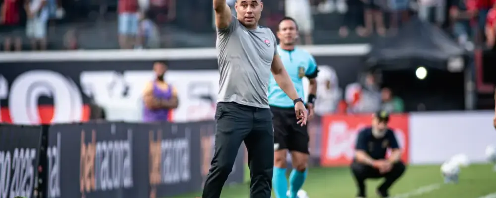 Vitória respira no Brasileirão e Jair Ventura fala em “alívio”