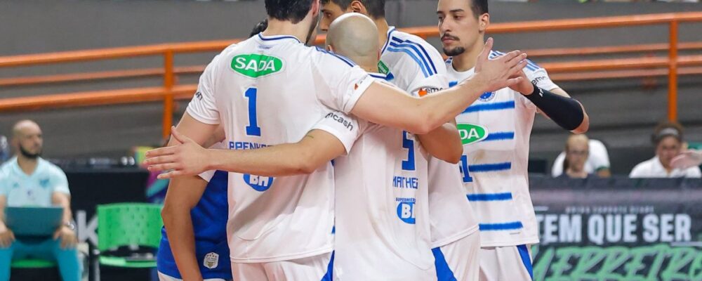 Vôlei: Cruzeiro bate Goiás em jogo de quase 3h e volta ao topo da Superliga