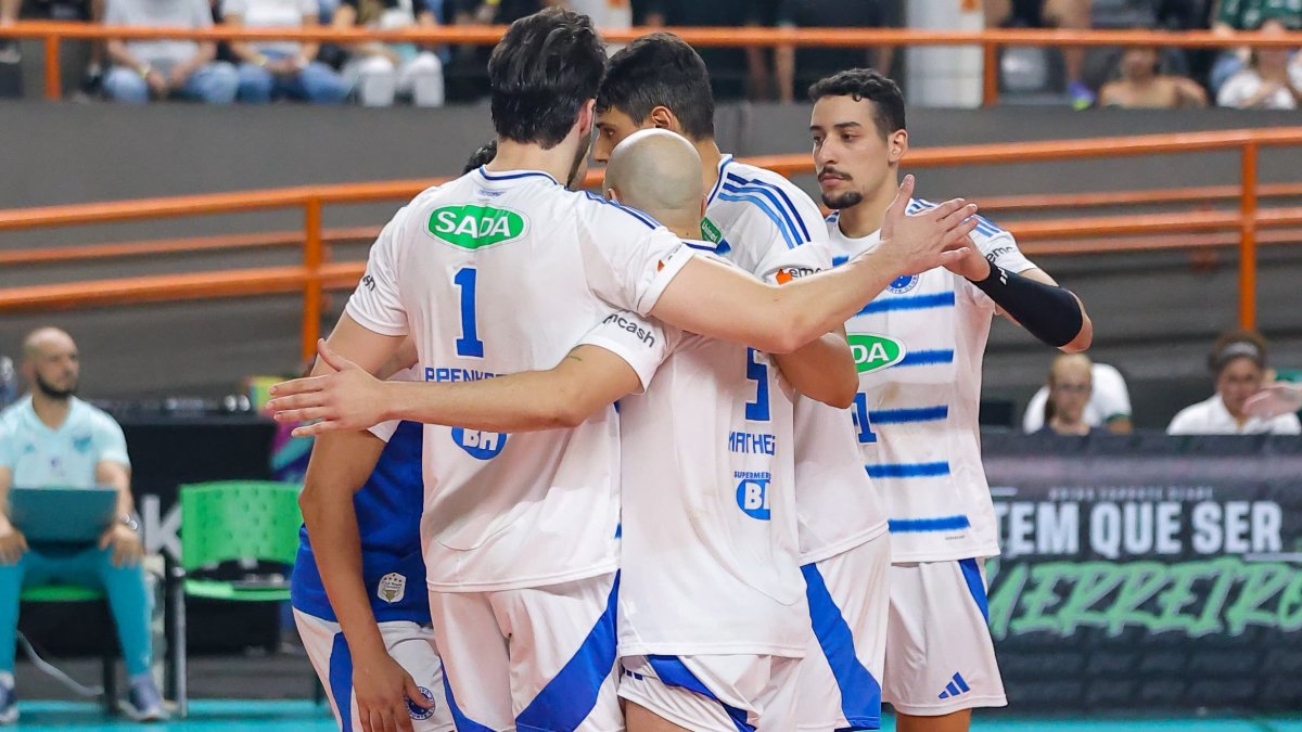 Cruzeiro comemora ponto contra o Goiás na Superliga Masculina de Vôlei (foto: Karen Esportes/Goiás)