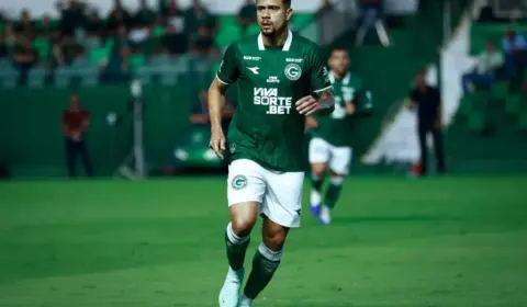 Wellington Rato rompe ligamento do joelho e não joga mais em 2025